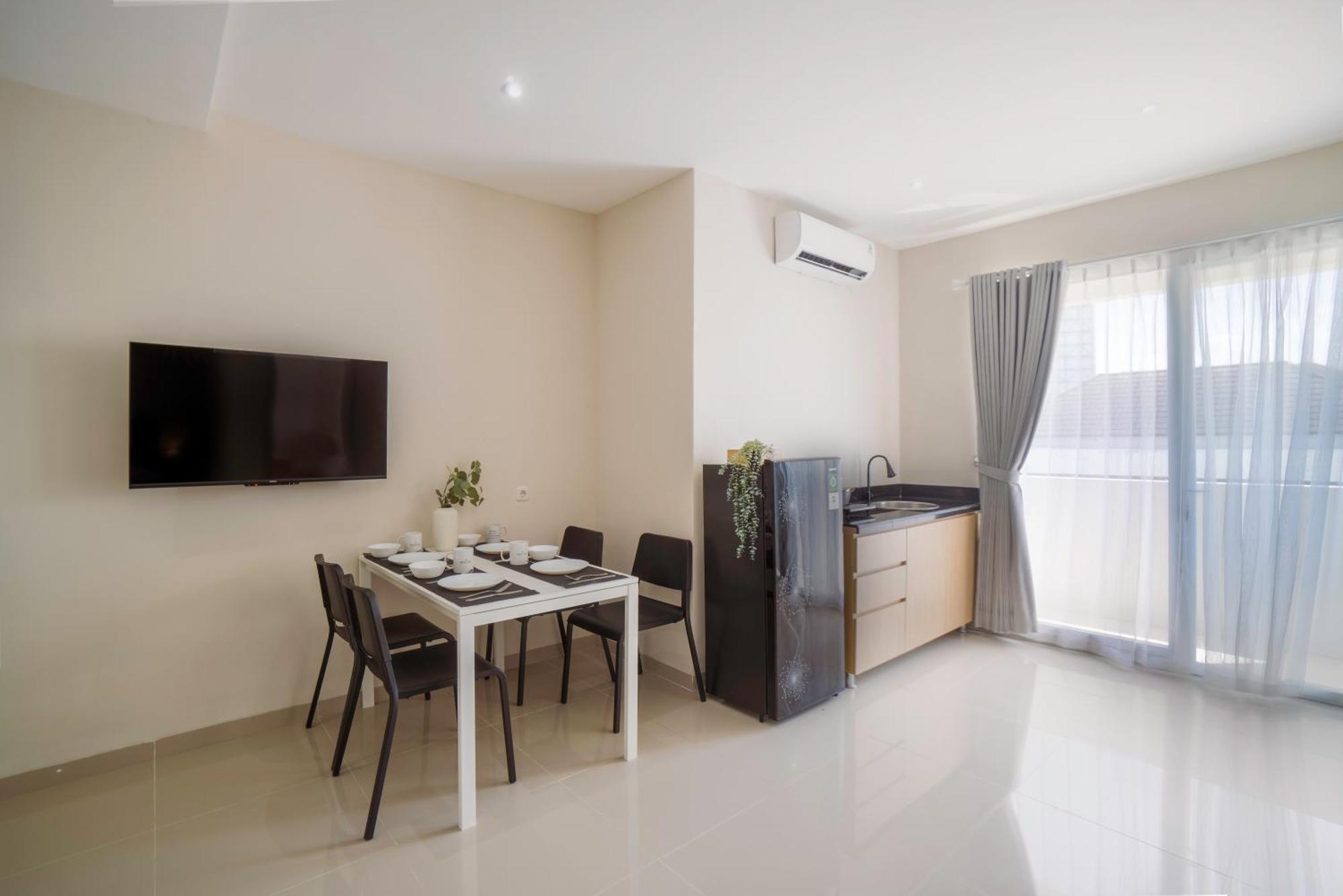 Bustle Base Coliving And Coworking Space * Legian