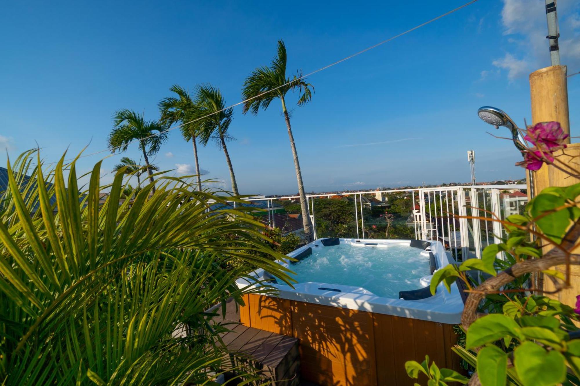 Bustle Base Coliving And Coworking Space * Legian