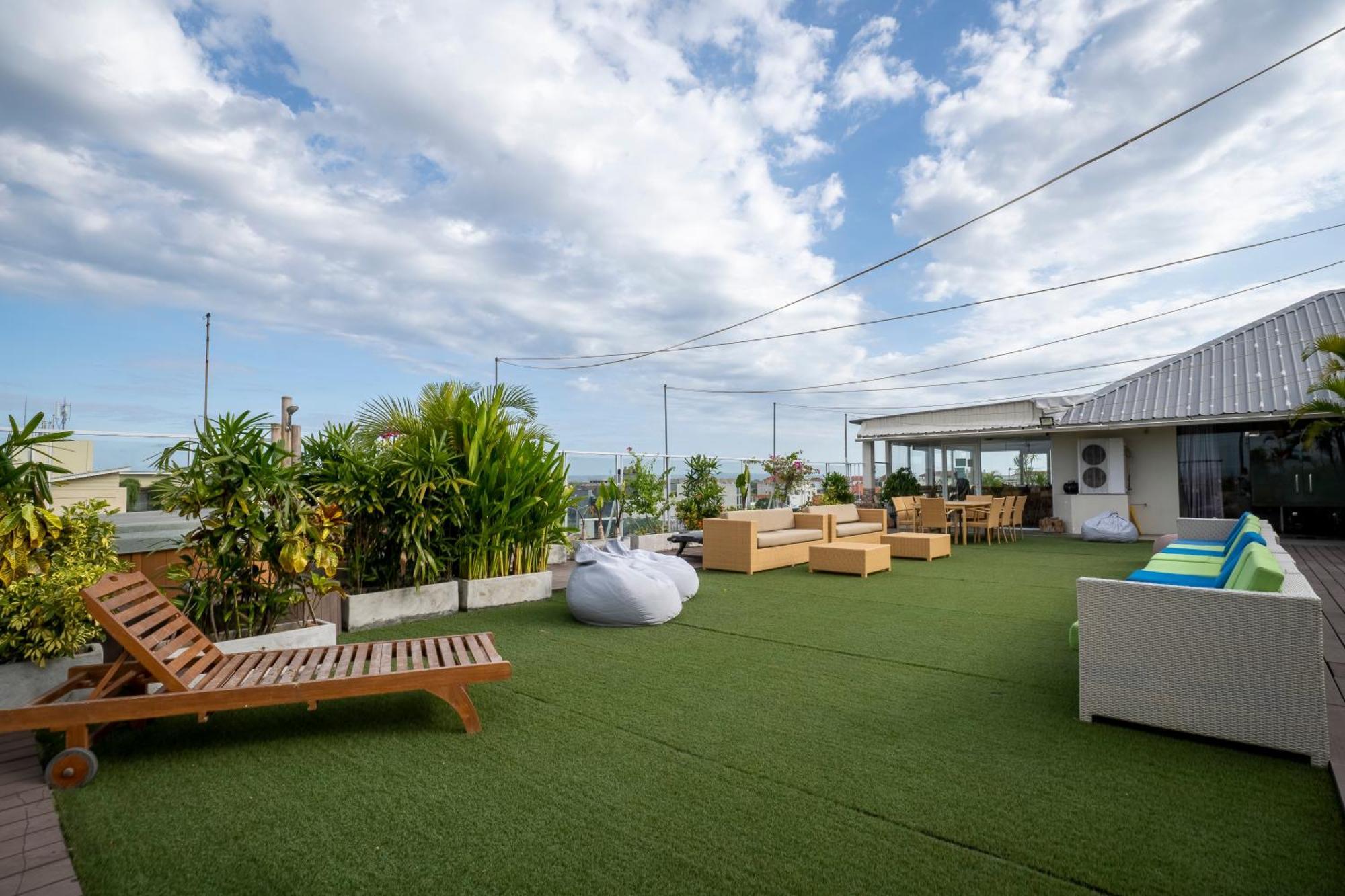 Aparthotel Bustle Base Coliving And Coworking Space Legian