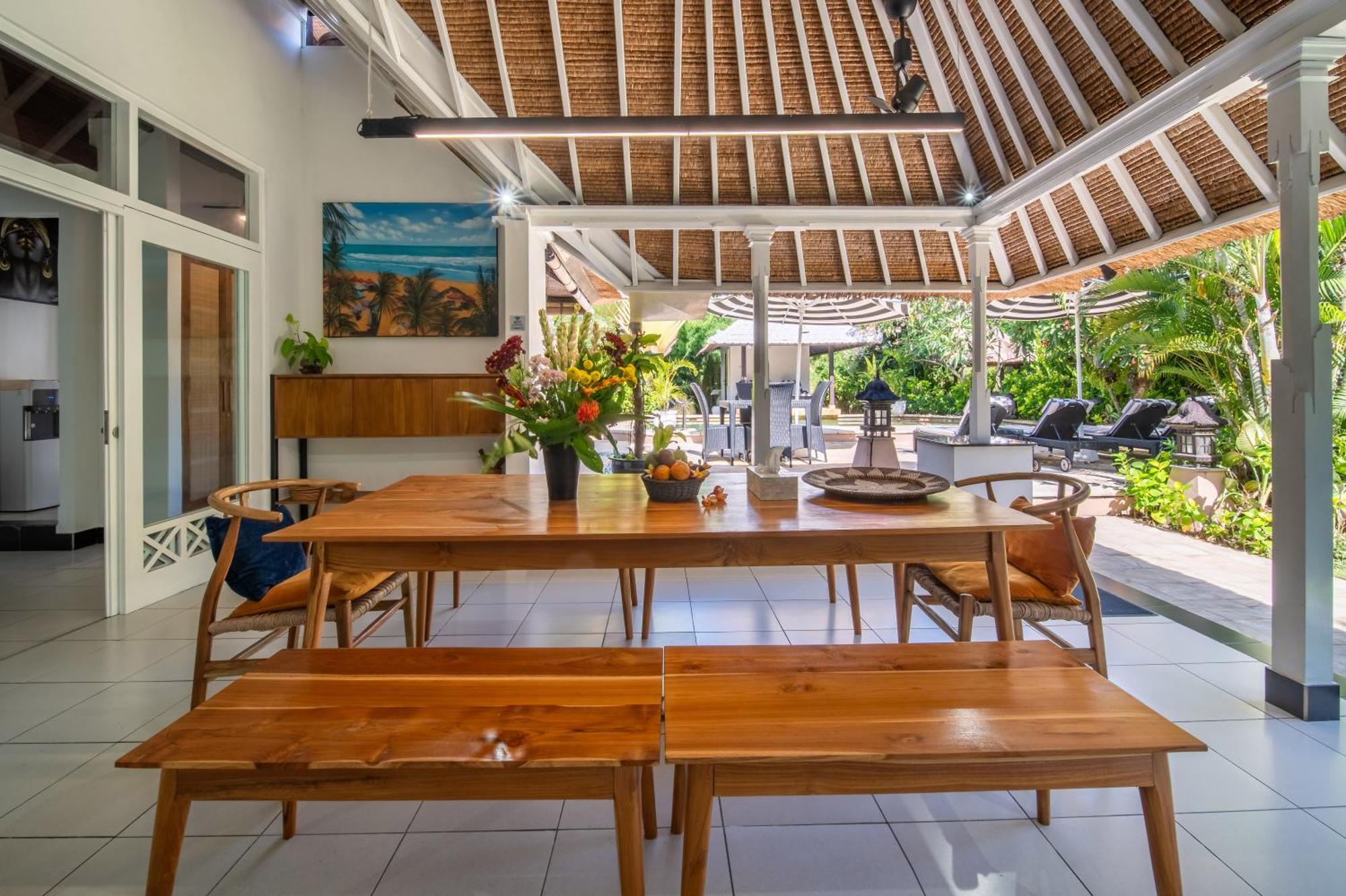 Nyumpene In Legian (Bali)