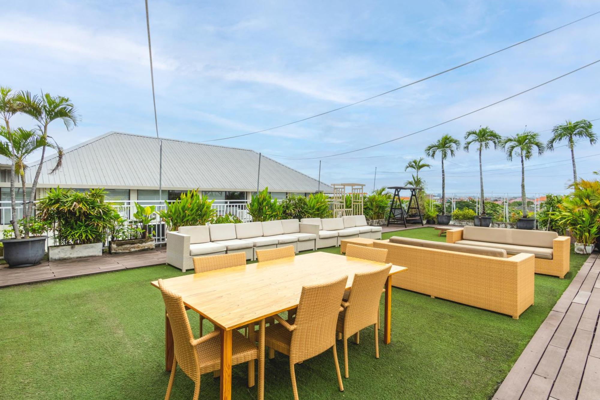 Aparthotel Bustle Base Coliving And Coworking Space *