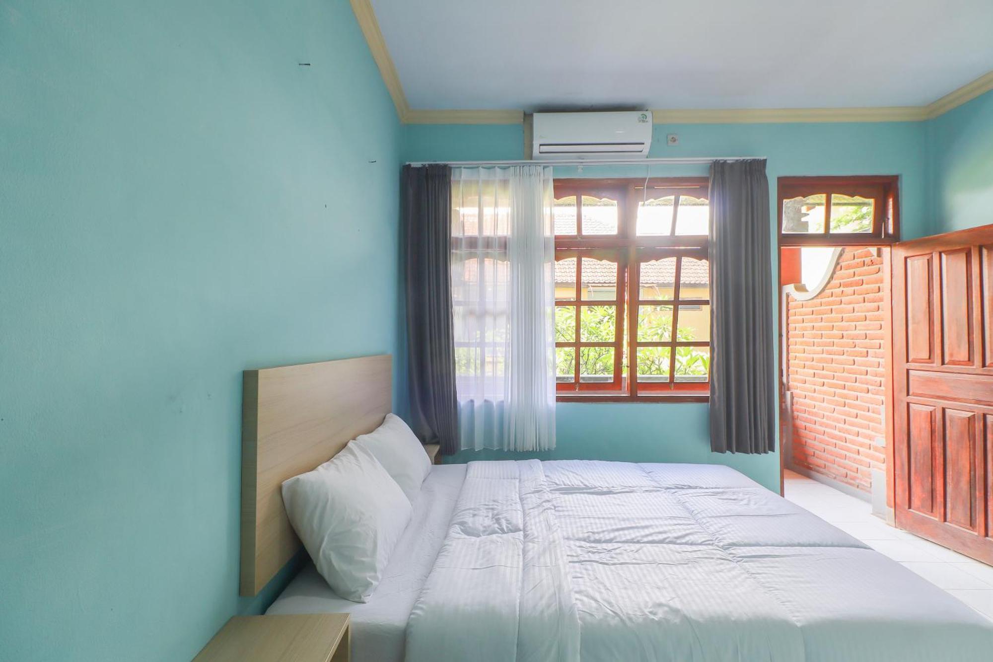 Townhouse Oak Near Formerly Sayang Maha Merta Hotel 2*