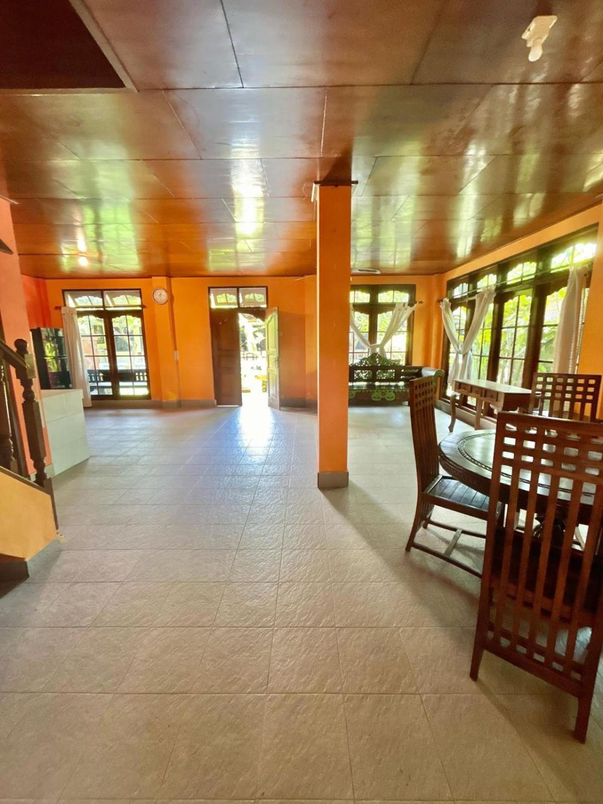 Nyoman House Apartment *