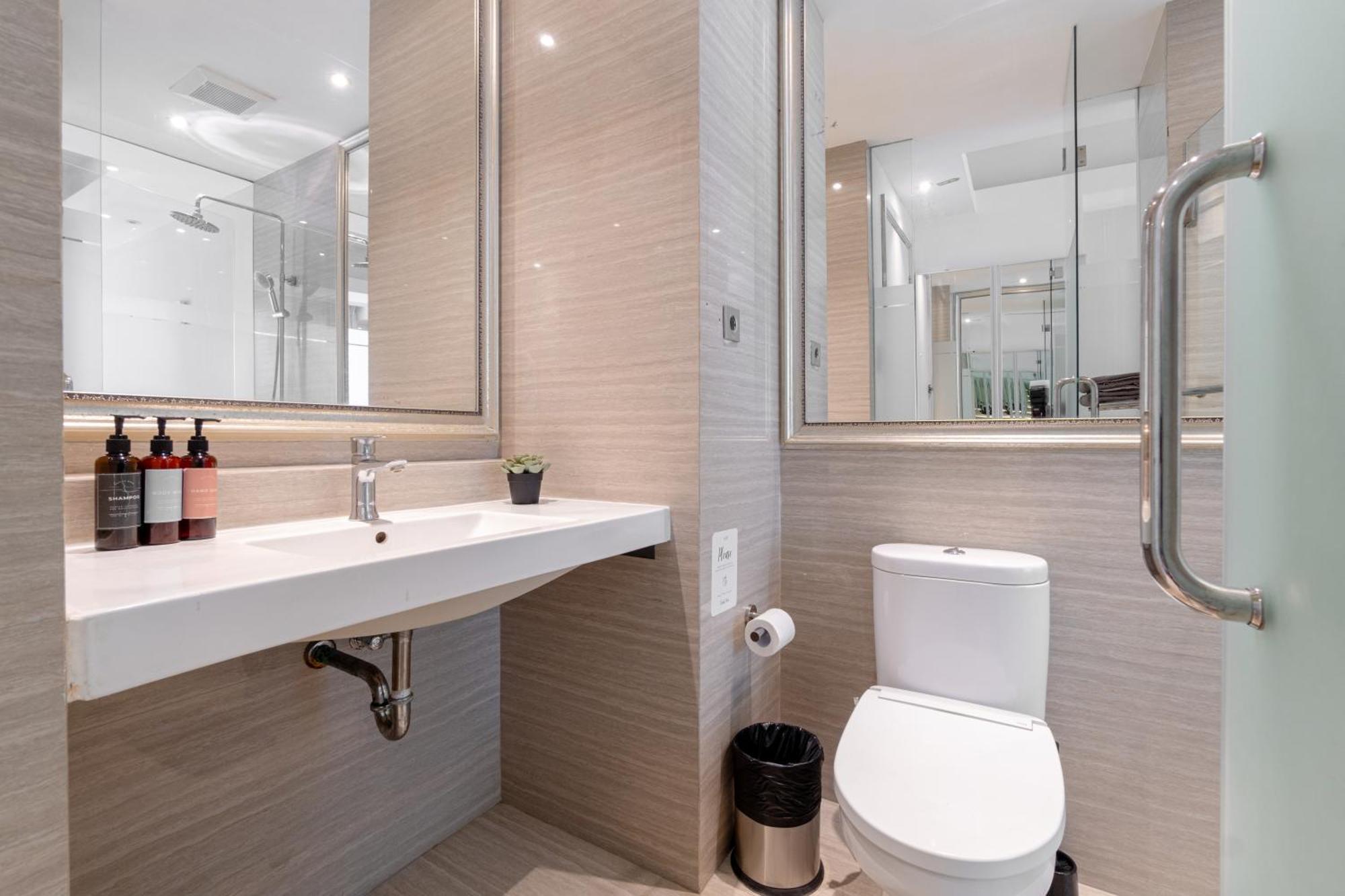 Bustle Base Coliving And Coworking Space Aparthotel
