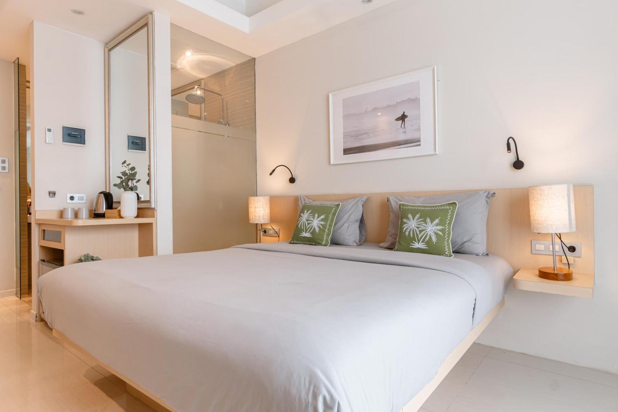 Bustle Base Coliving And Coworking Space Aparthotel Legian