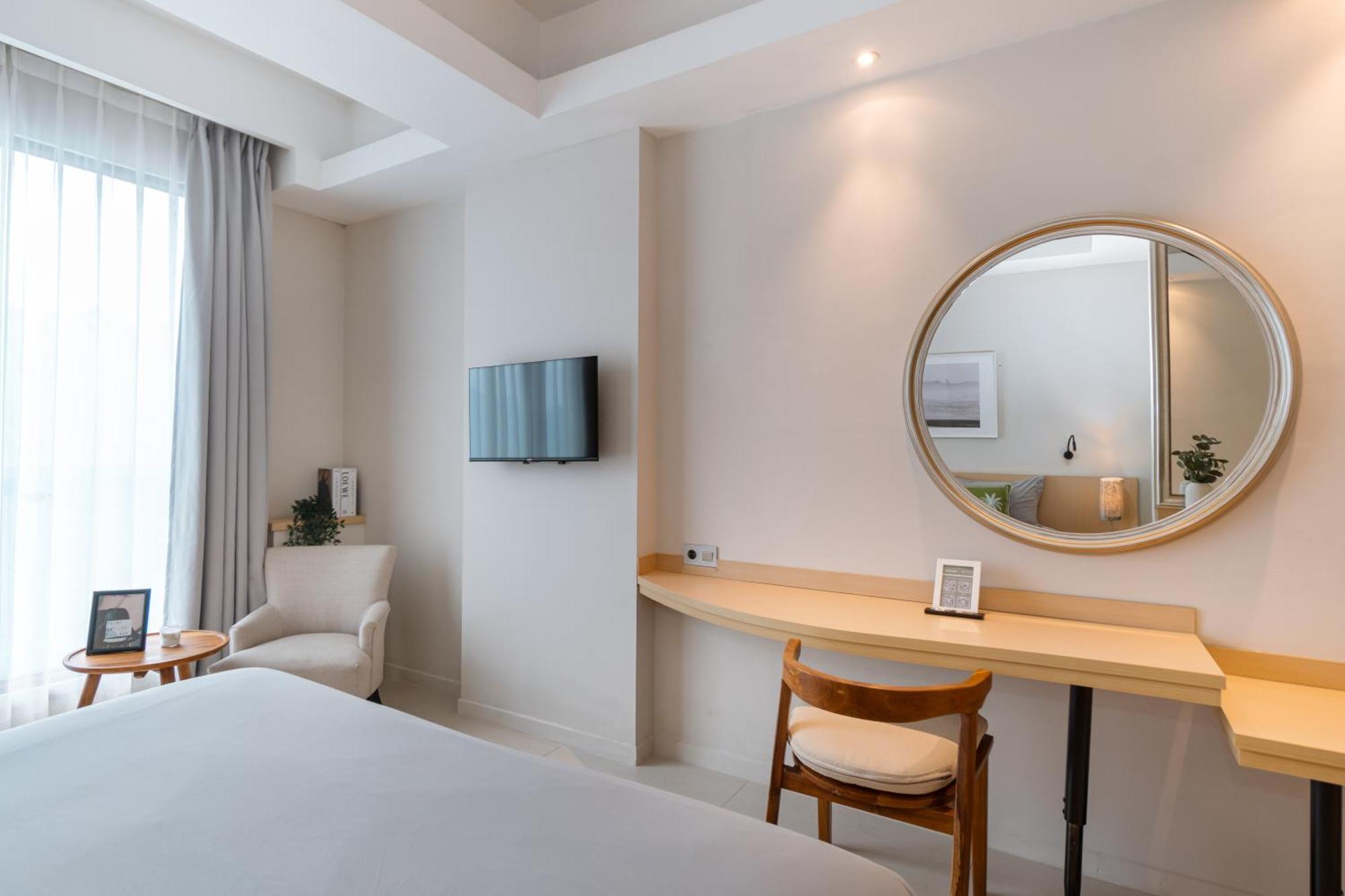 Bustle Base Coliving And Coworking Space Legian