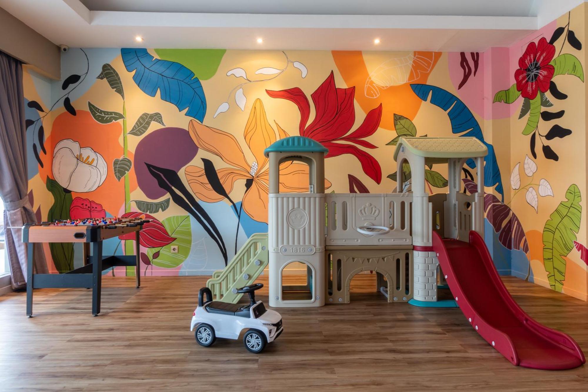 Aparthotel Bustle Base Coliving And Coworking Space