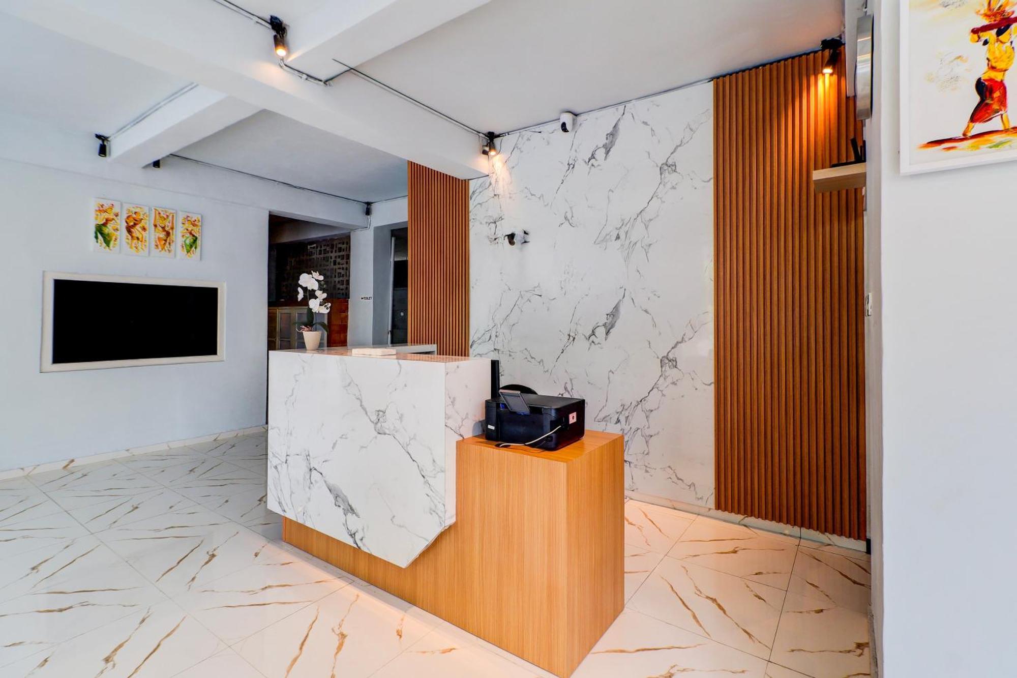 Hotel Townhouse Oak Near Formerly Sayang Maha Merta