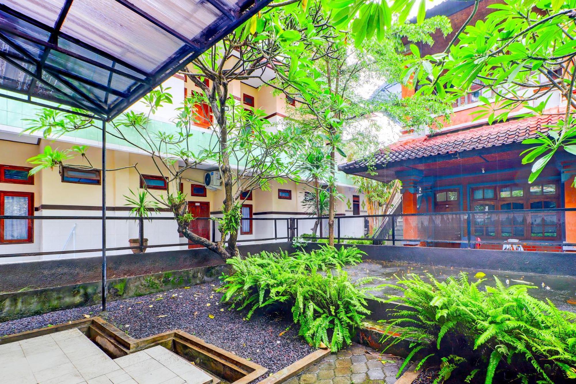 Hotel Townhouse Oak Near Formerly Sayang Maha Merta