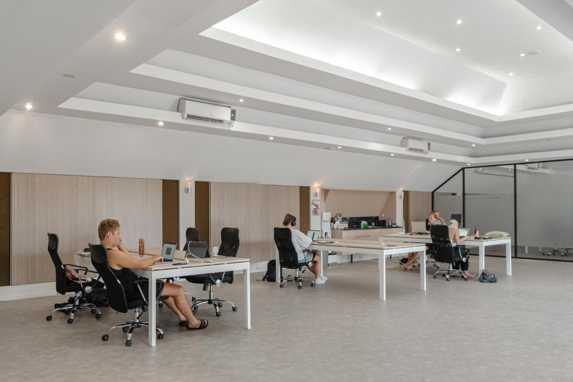 Bustle Base Coliving And Coworking Space * Legian