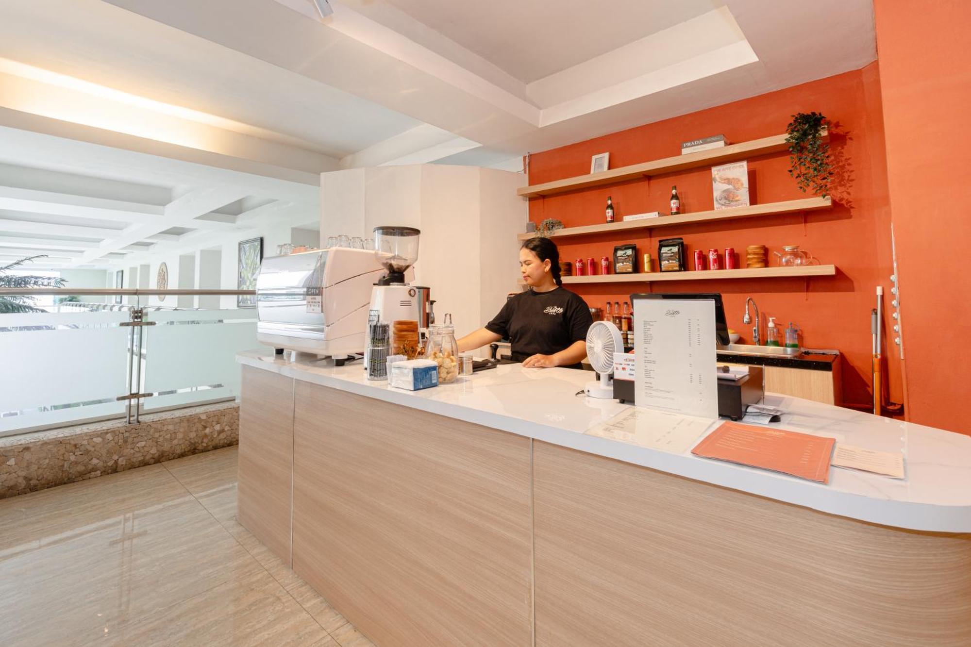 Bustle Base Coliving And Coworking Space *