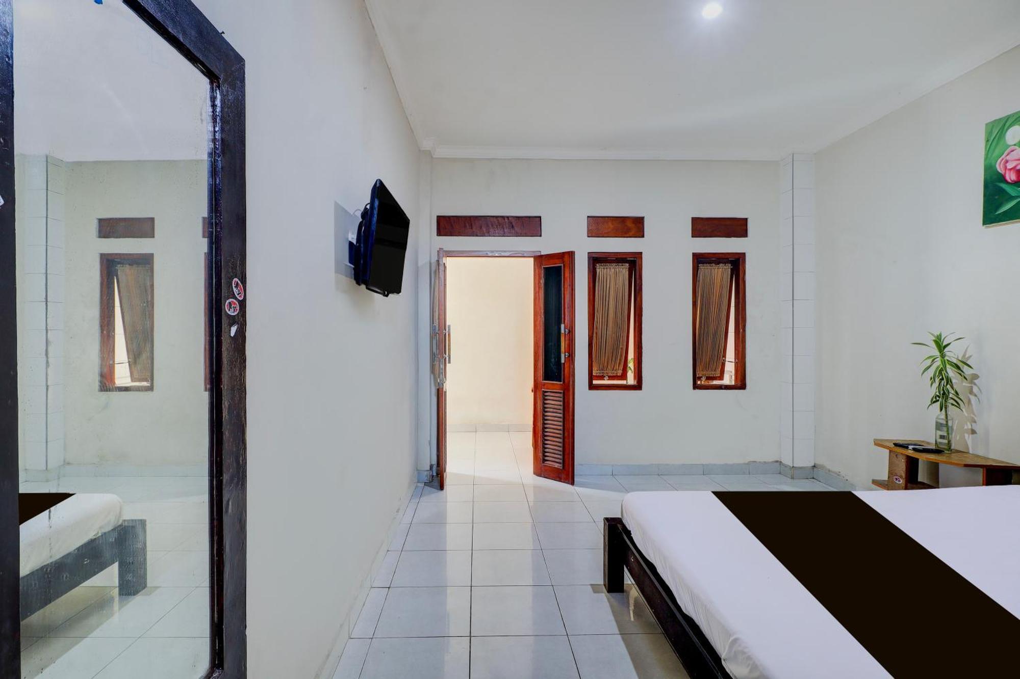 Collection O Bali Near Beachwalk Shopping Center Formerly Budget Door 2*