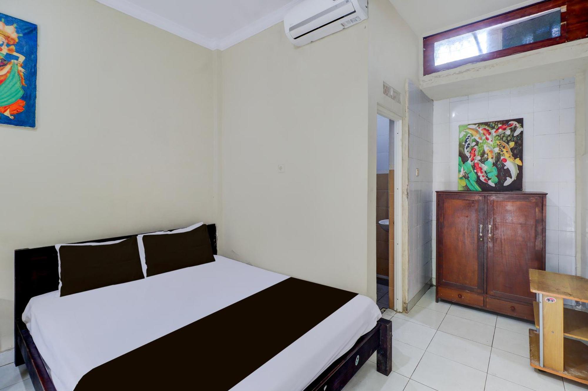 Collection O Bali Near Beachwalk Shopping Center Formerly Budget Door Hotel Legian (Bali)