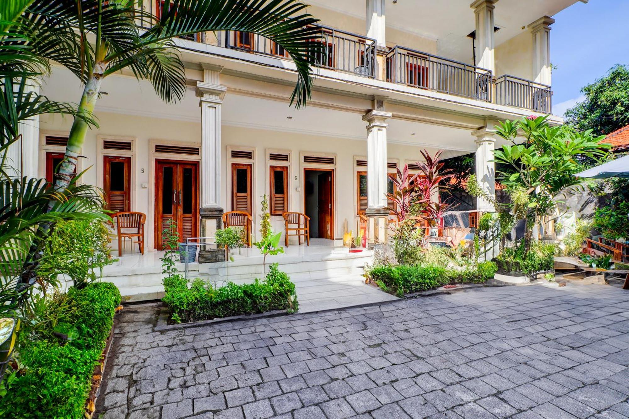 Collection O Bali Near Beachwalk Shopping Center Formerly Budget Door Hotel Legian (Bali)