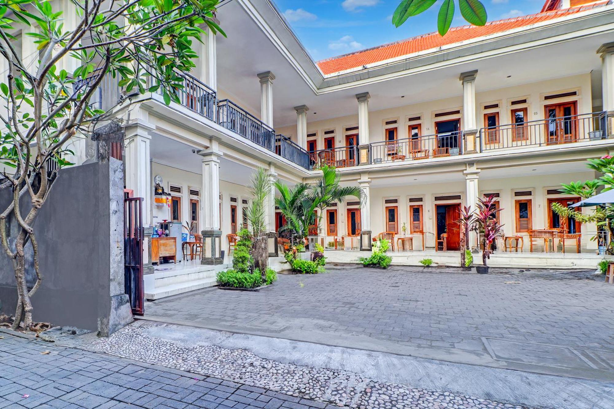 Collection O Bali Near Beachwalk Shopping Center Formerly Budget Door Hotel