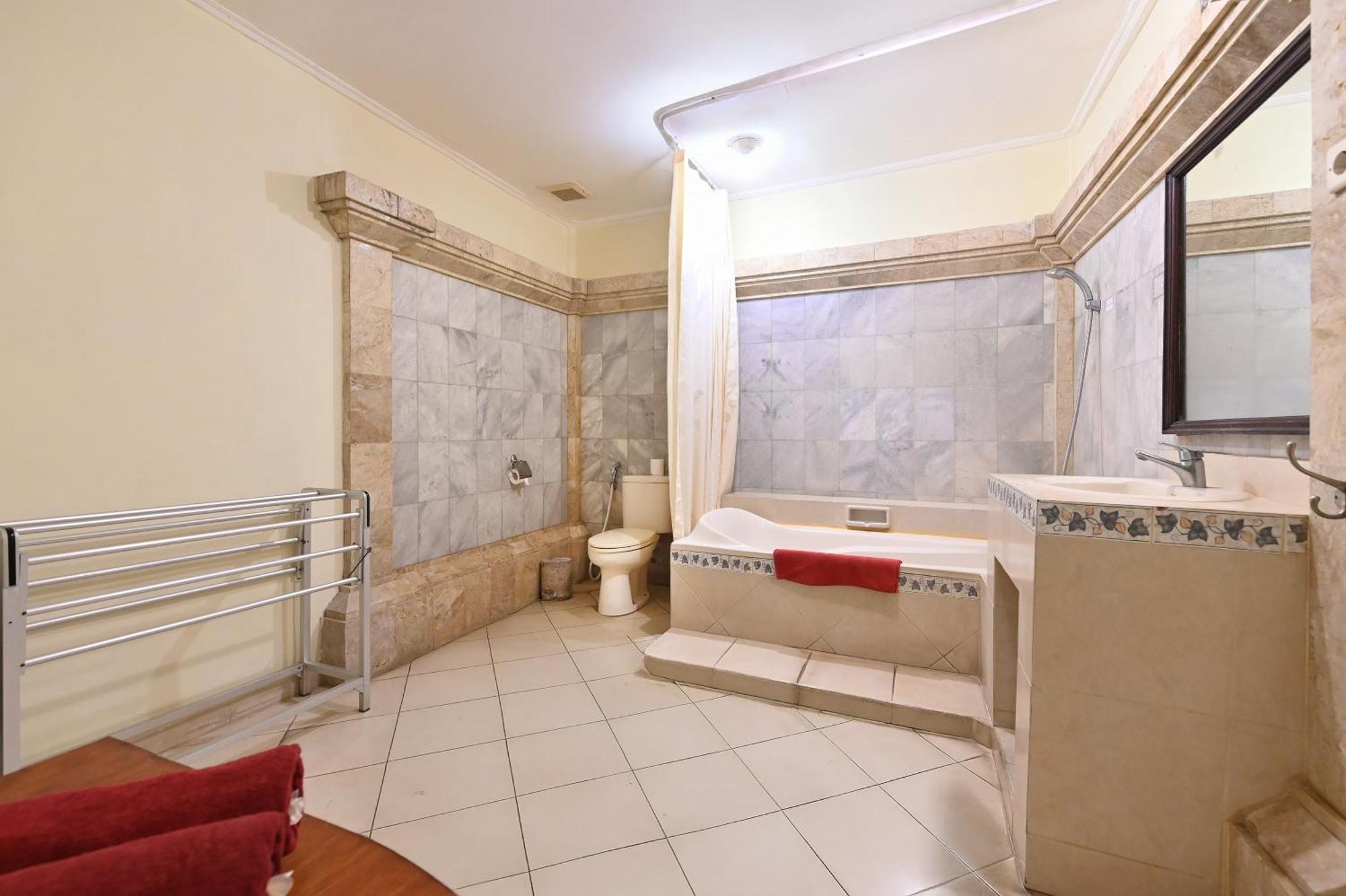 Hotel Puri Dewa Bharata & 3*
