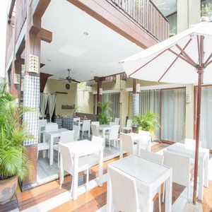 Devata And Hotel Legian (Bali)