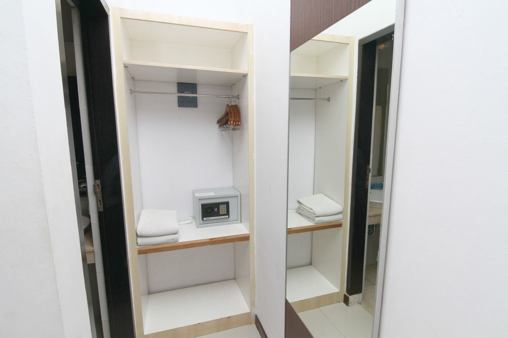 Hotel Airy Dewi Sri 8 Kuta Bali