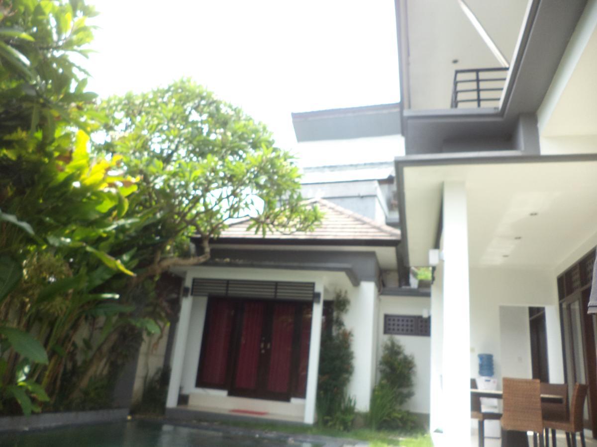 Villa Degung De Brata Family