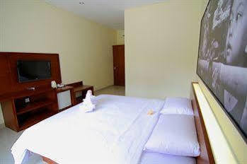 Hotel Garden View Cottages Kuta 2*