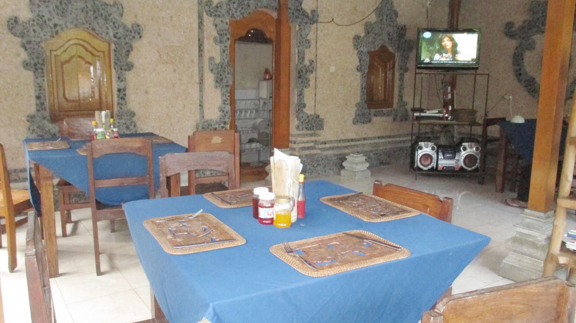 Adus 2* Legian (Bali)