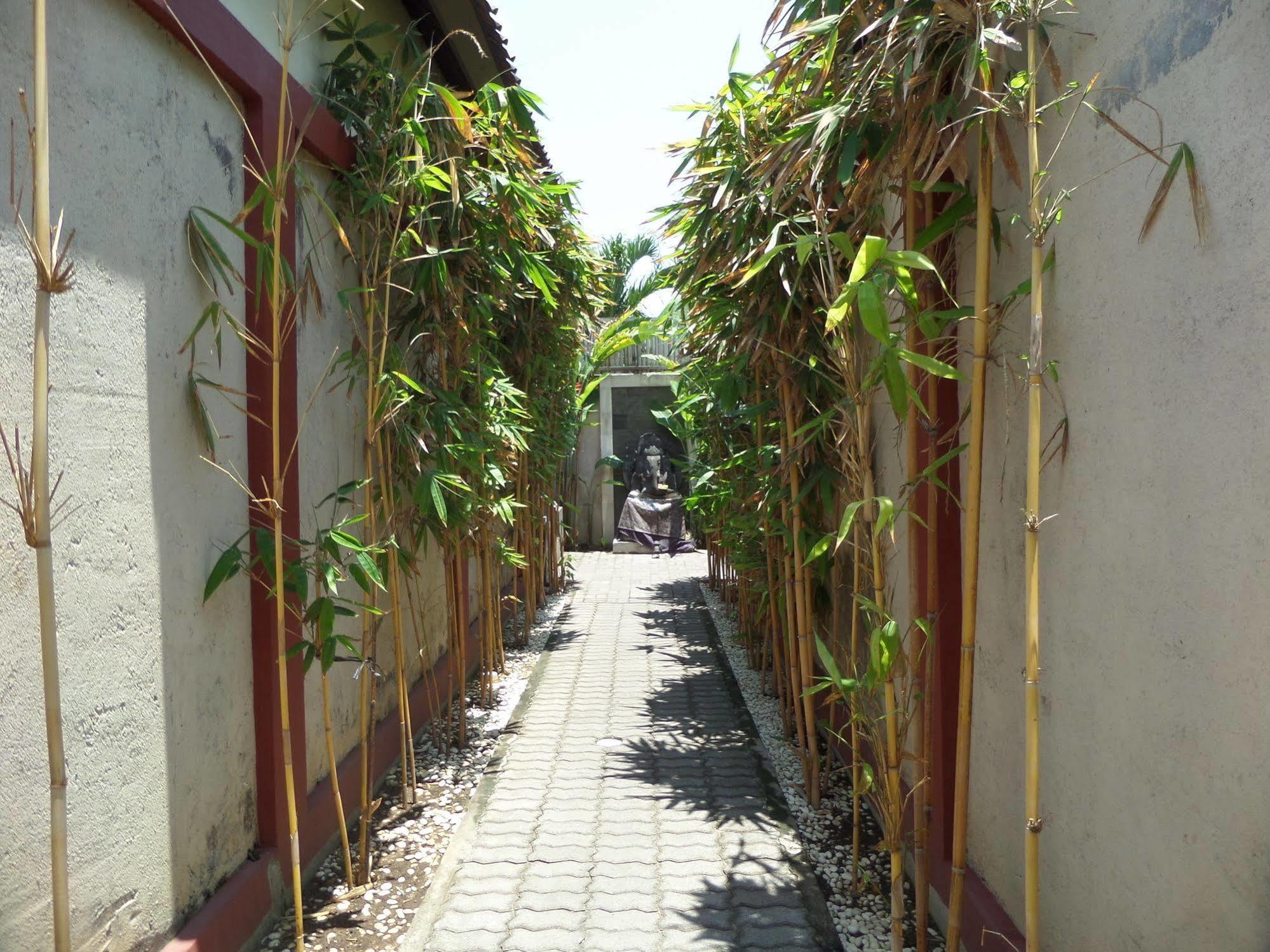 The Lavana Tanjung Lima Villa Legian (Bali)