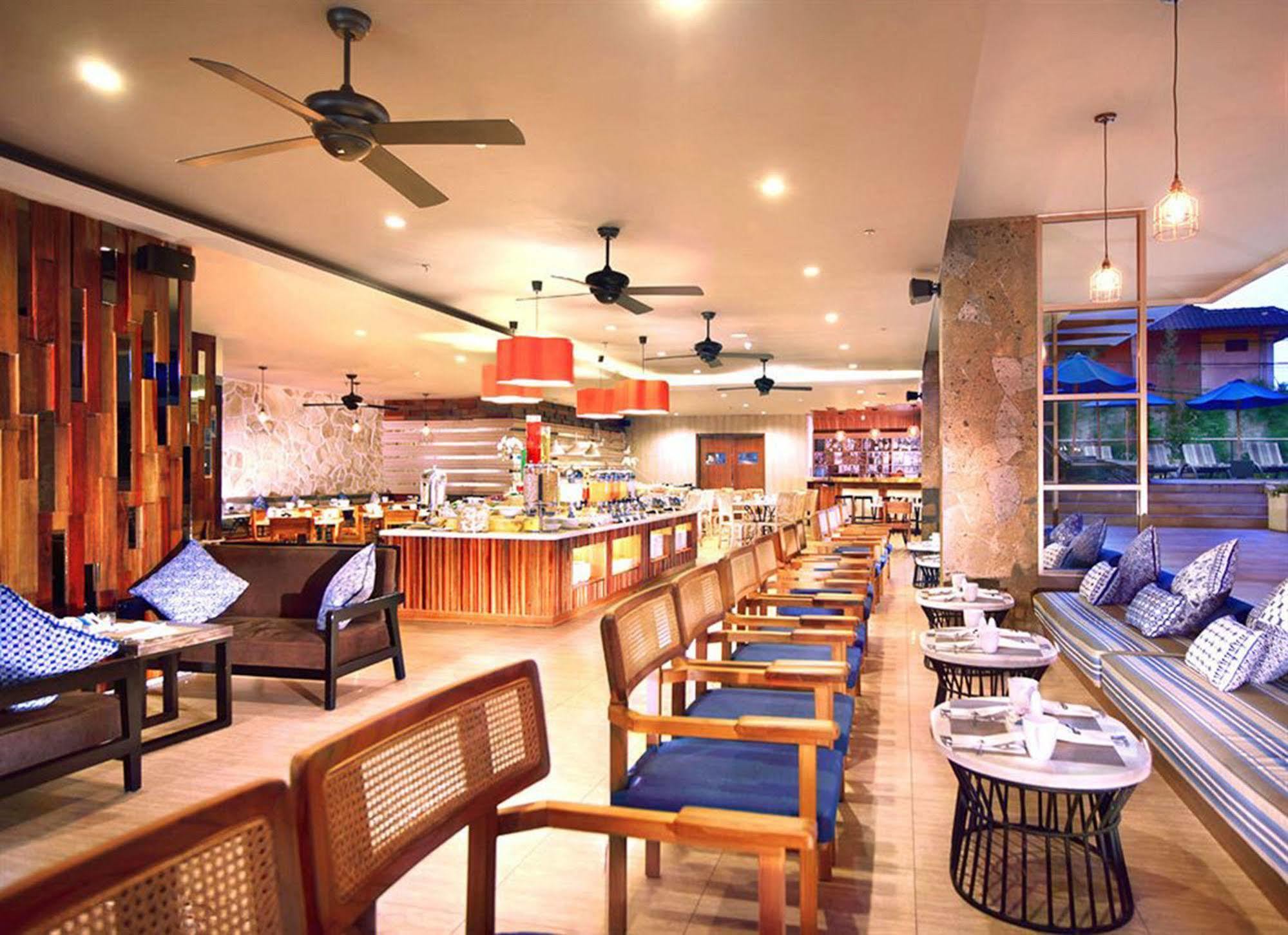 Harper Kuta By Aston Hotel