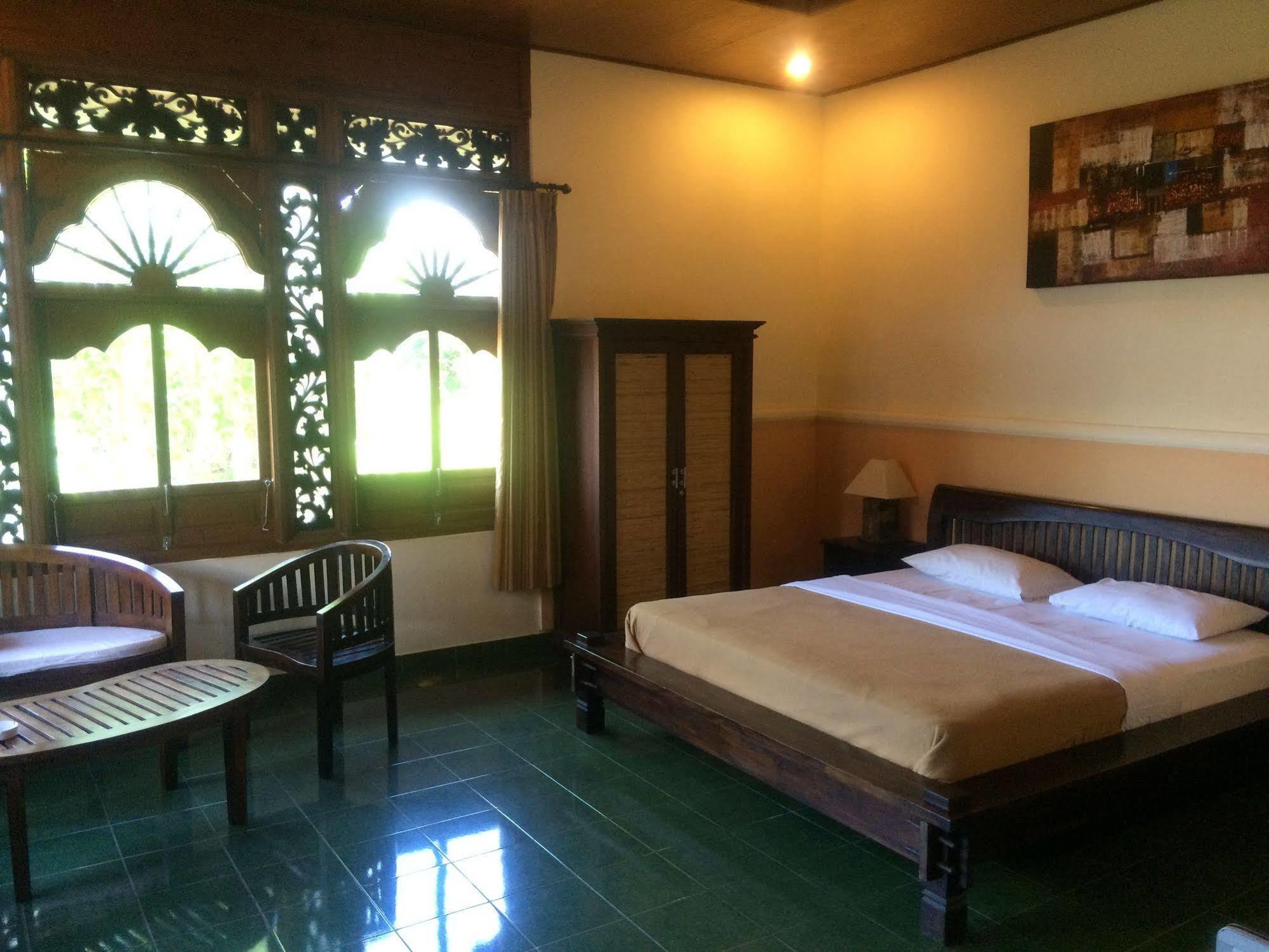 Panorama 1 Guest house Legian (Bali)