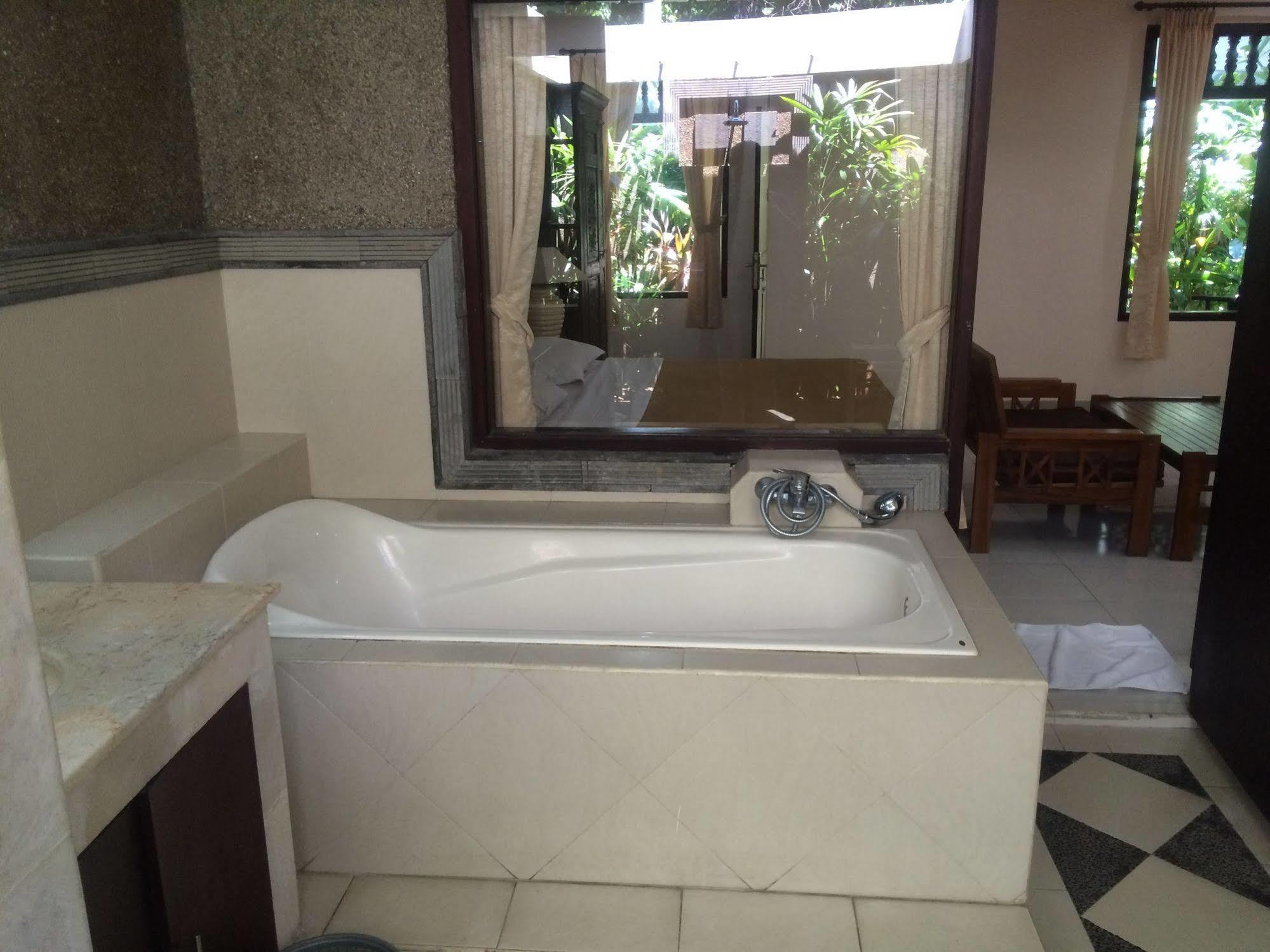 Panorama 1 Guest house Legian (Bali)