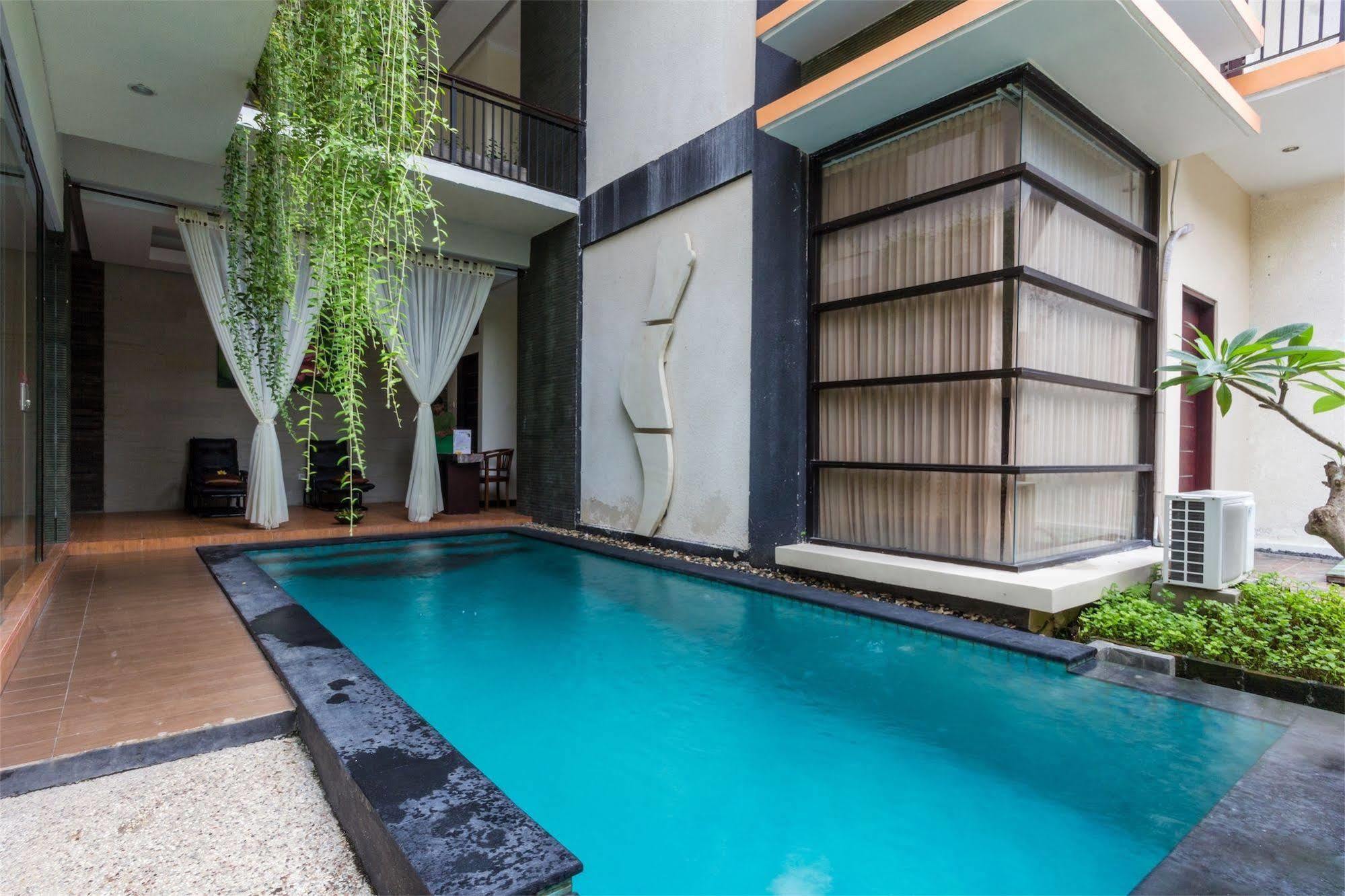Hotel Reddoorz @ Shri Lakshmi Seminyak 3*