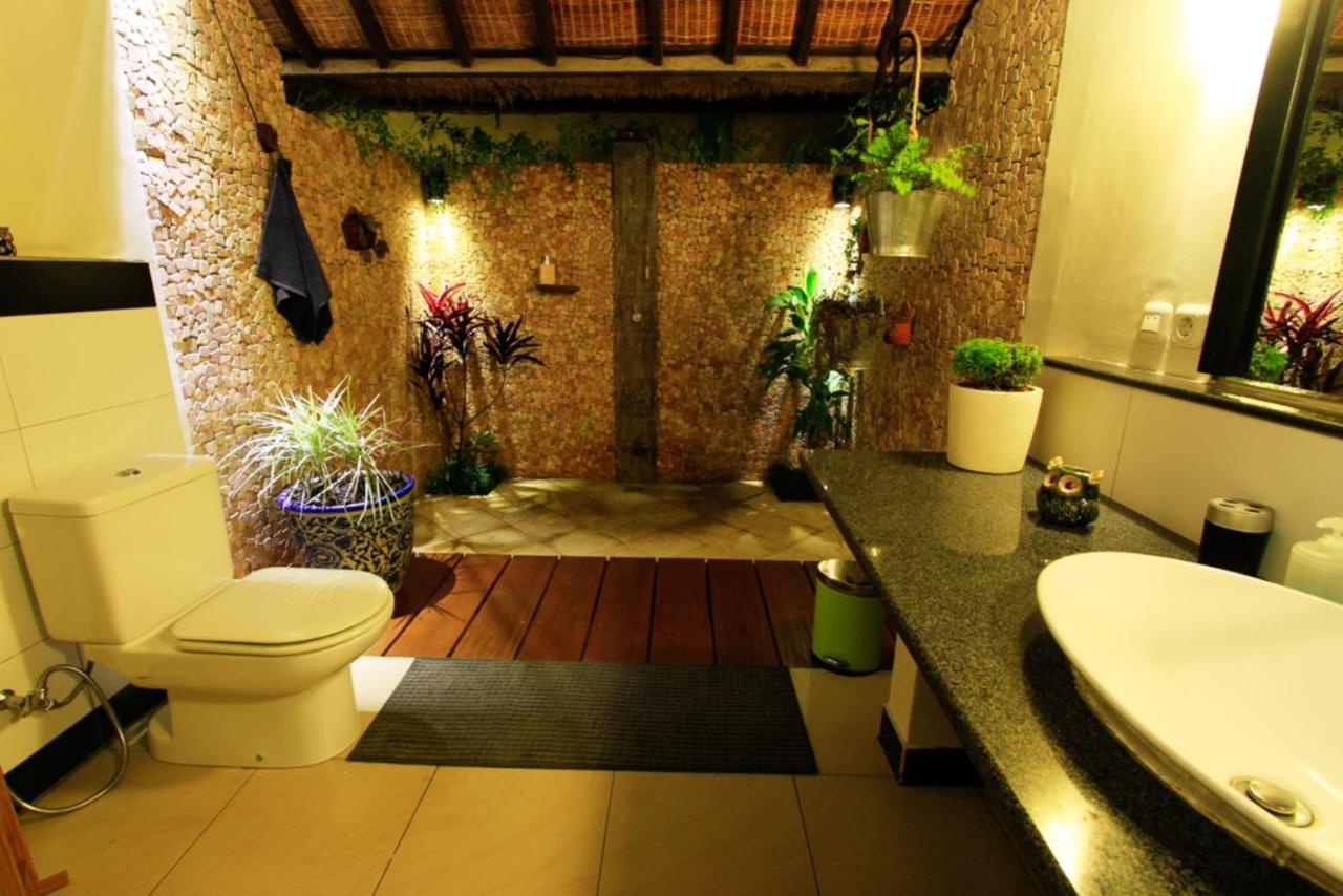 Nyumpene Villa