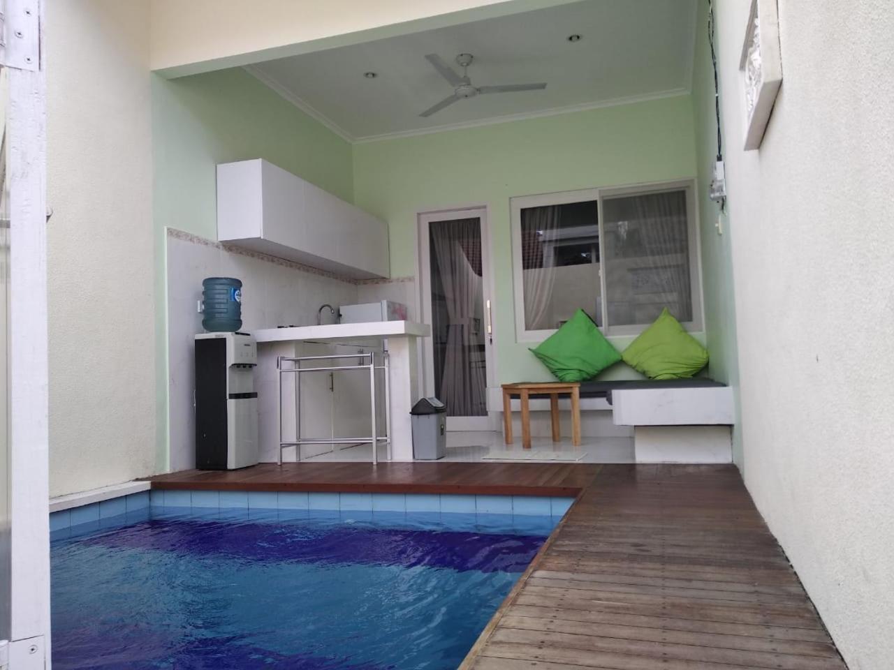 Villa Degung De Brata Family