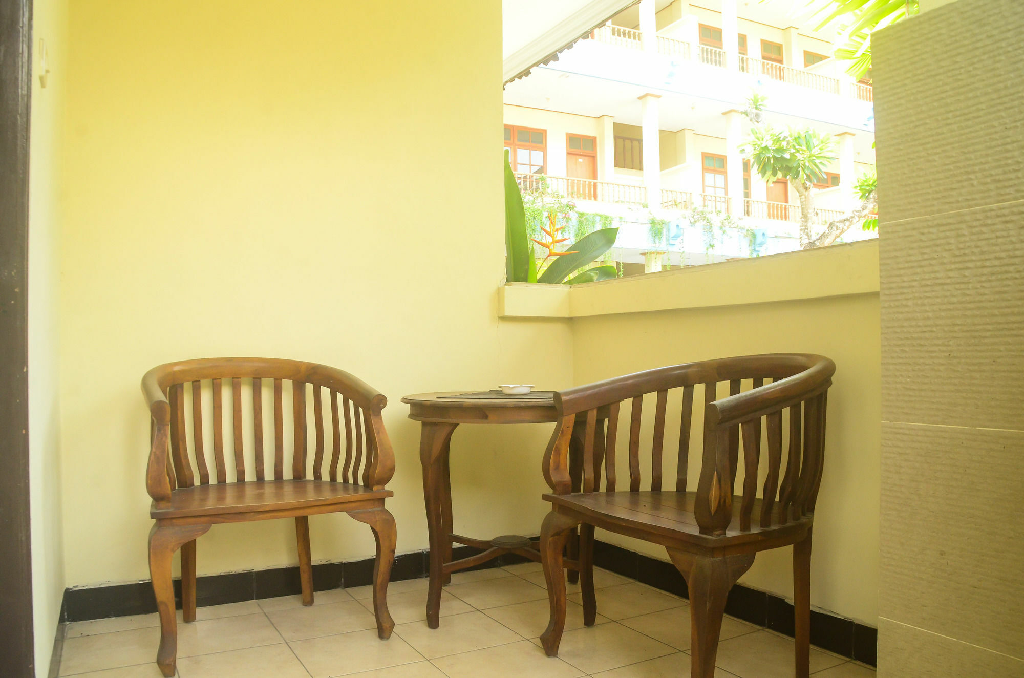 Hotel Super Oyo 1654 Maha Bharata Kuta 2*