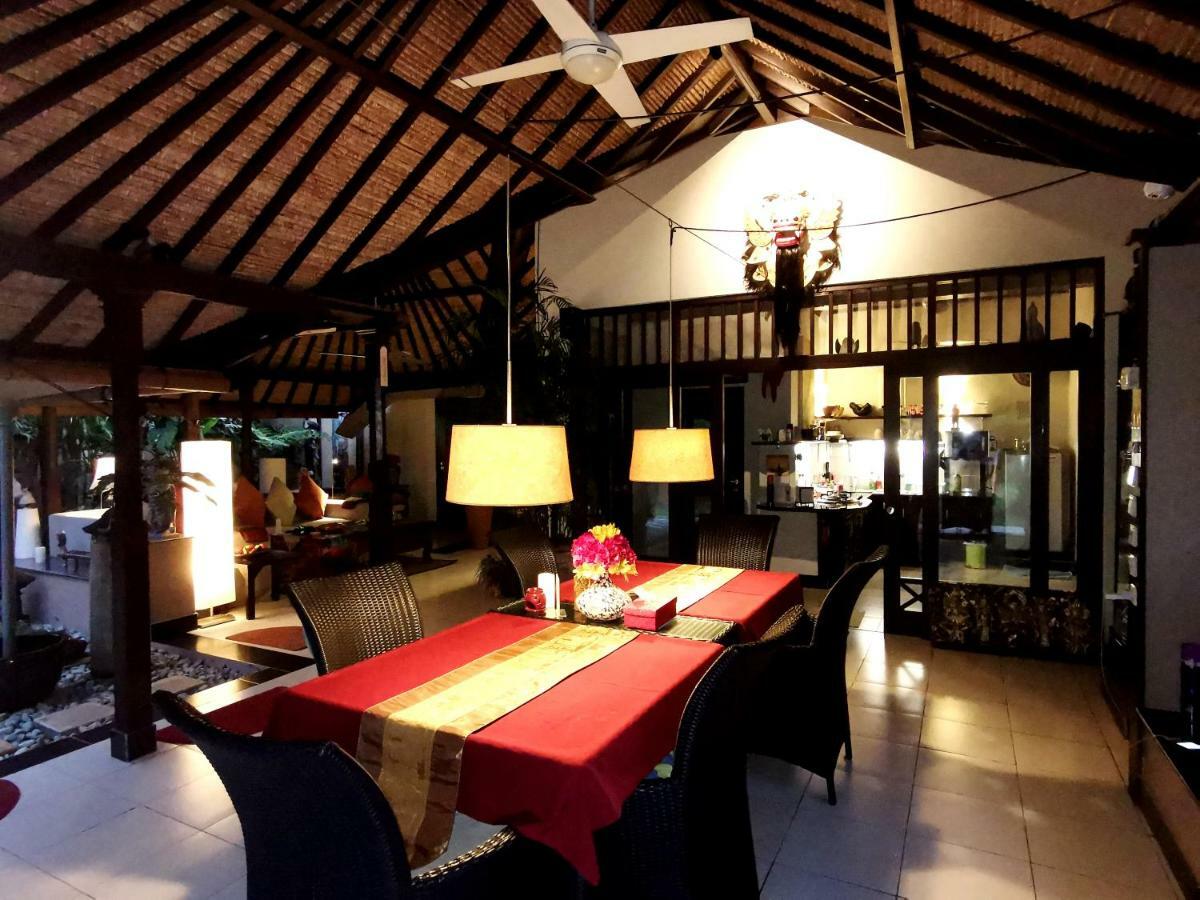 Nyumpene * Legian (Bali)