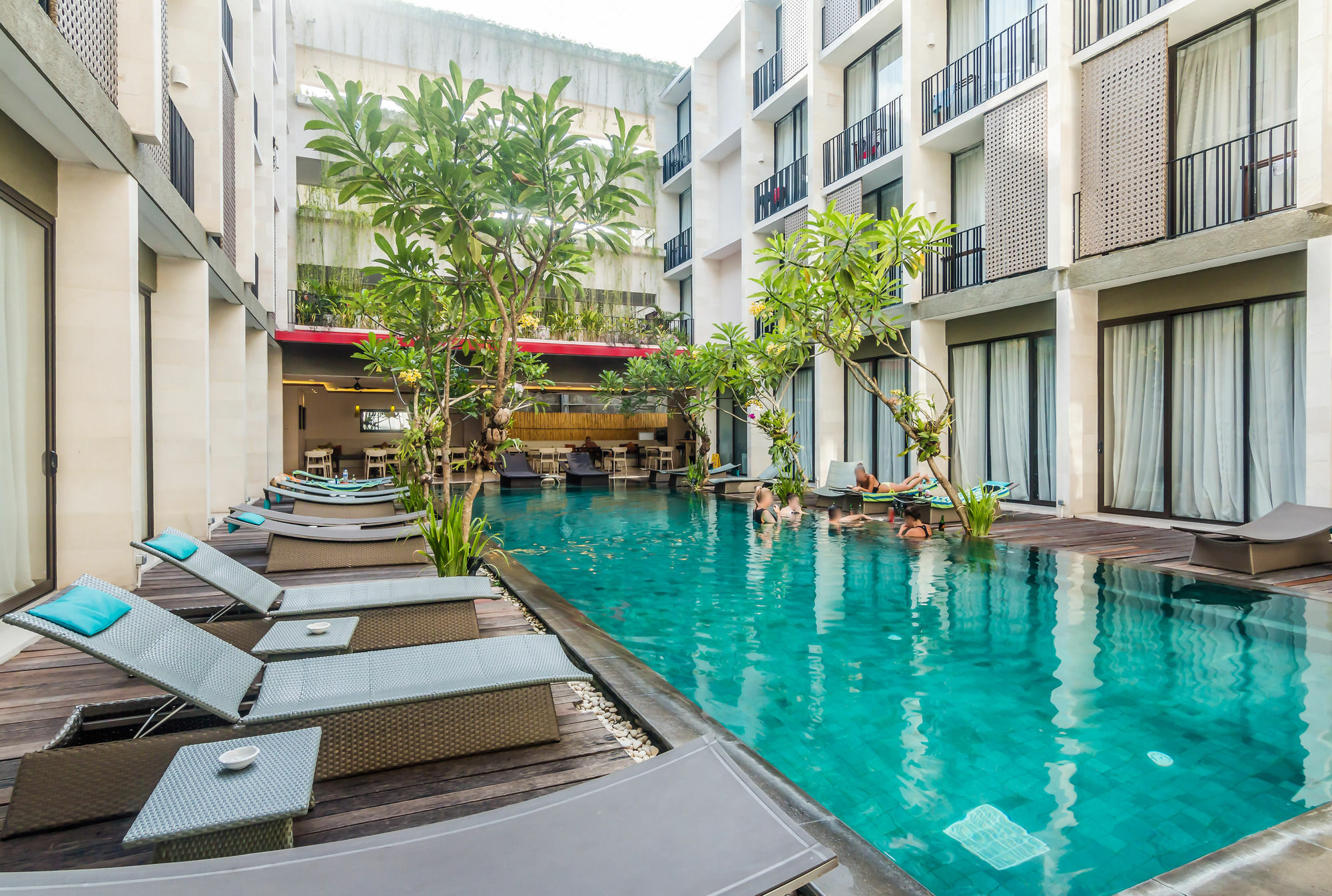 Zen Rooms Kuta Benesari Hotel 3*