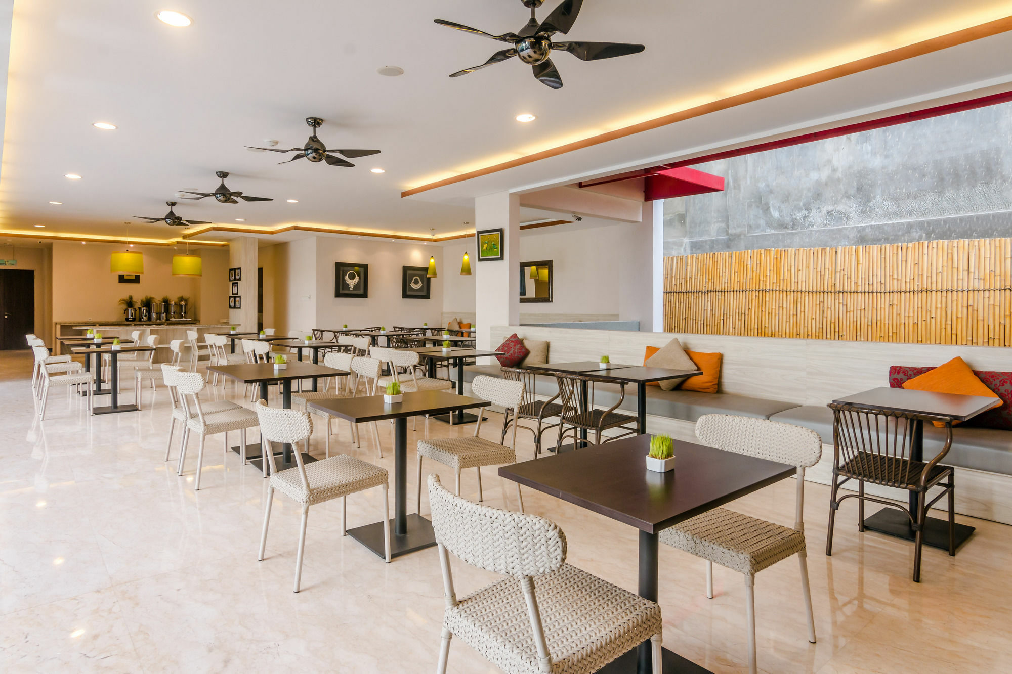 Zen Rooms Kuta Benesari Hotel 3*