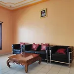 Oyo 91112 Tara Kost
