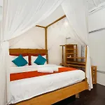 Villa Pagoda, Sumptuous 4Br Villa With Tropical Vibes In Seminyak