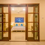 Villa Tepi Sungai