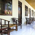 Lolo Beach Inn
