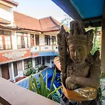 Sri Ratu Hotel