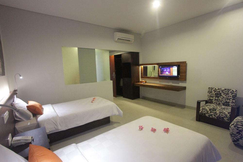 Hotel Fourteen Roses Legian (Bali)