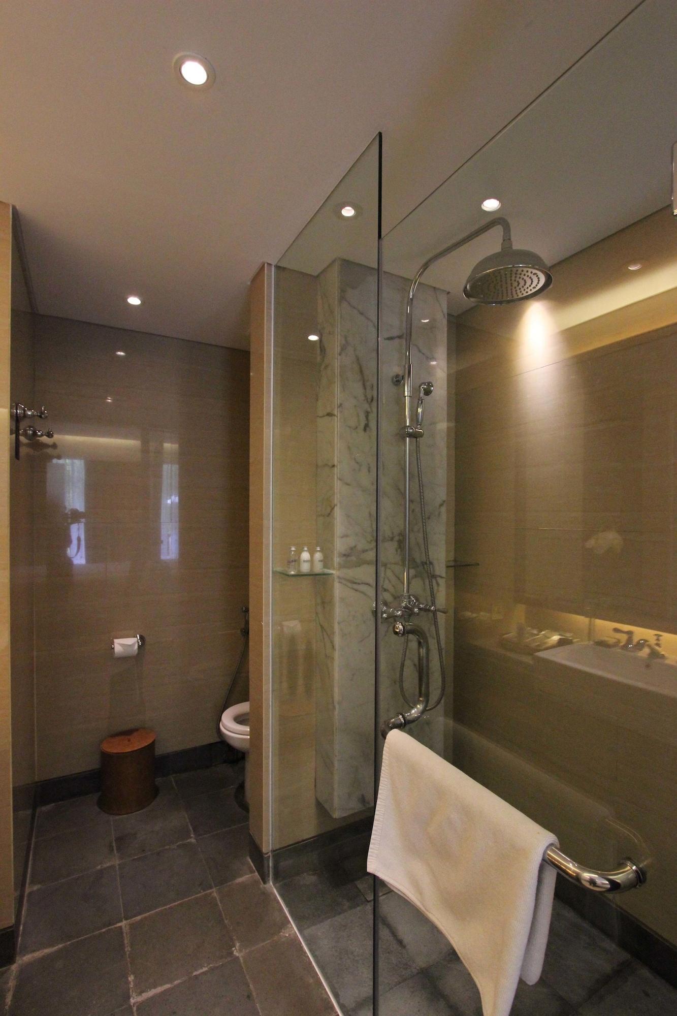 Ossotel 4* Legian (Bali)