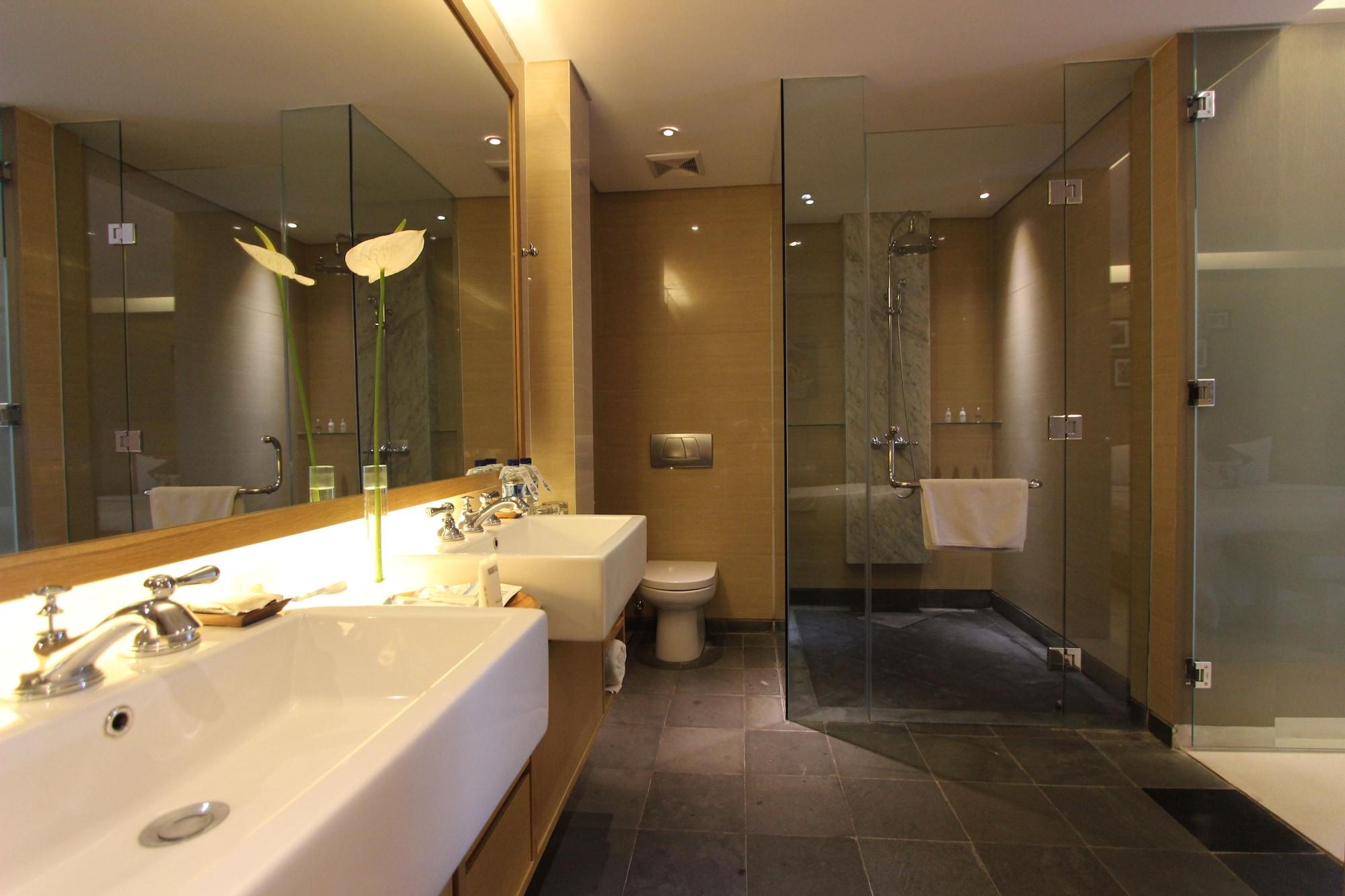 Ossotel Hotel Legian (Bali)