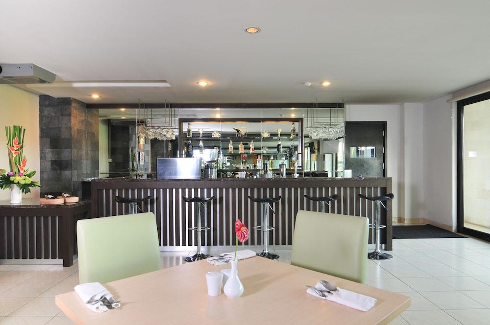 Grand Kuta And Hotel Legian (Bali)