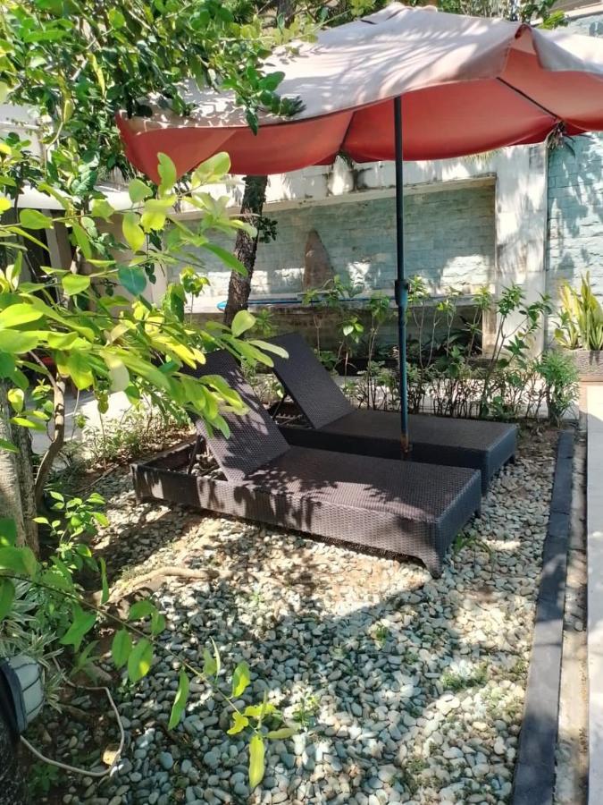 Marinos Place