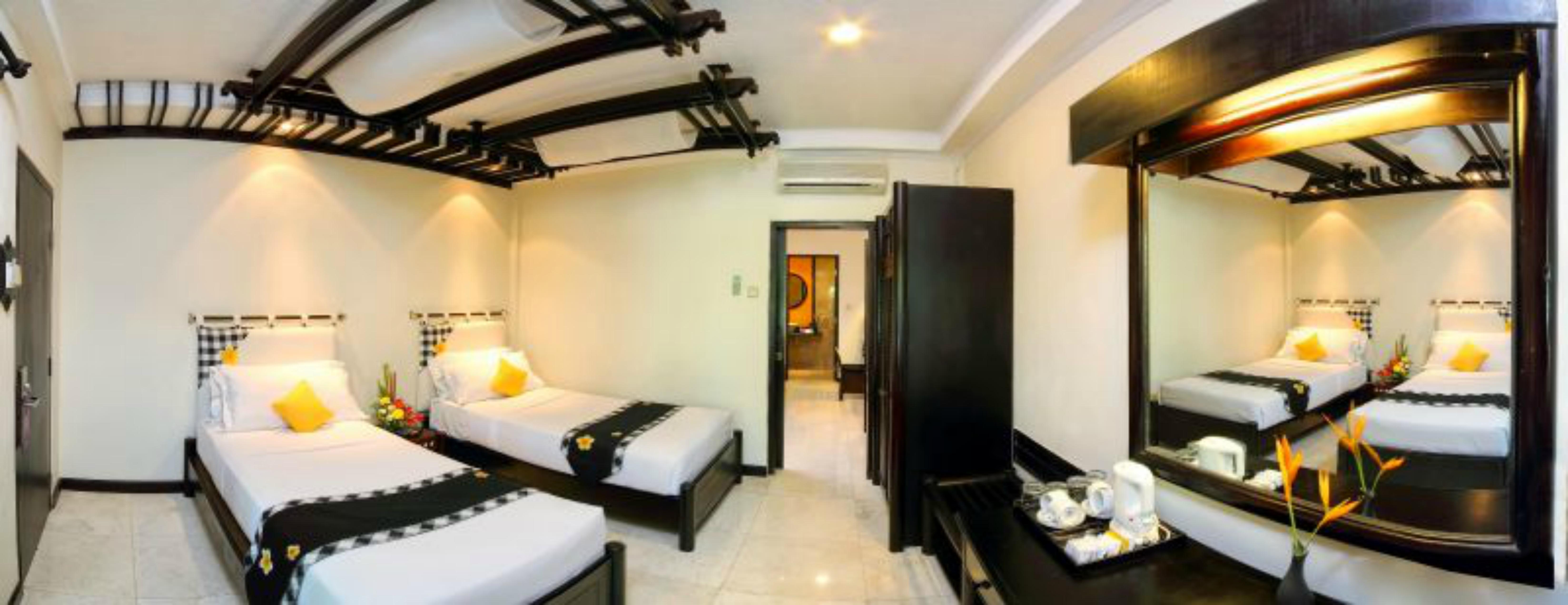 Legian Beach Hotel 4*