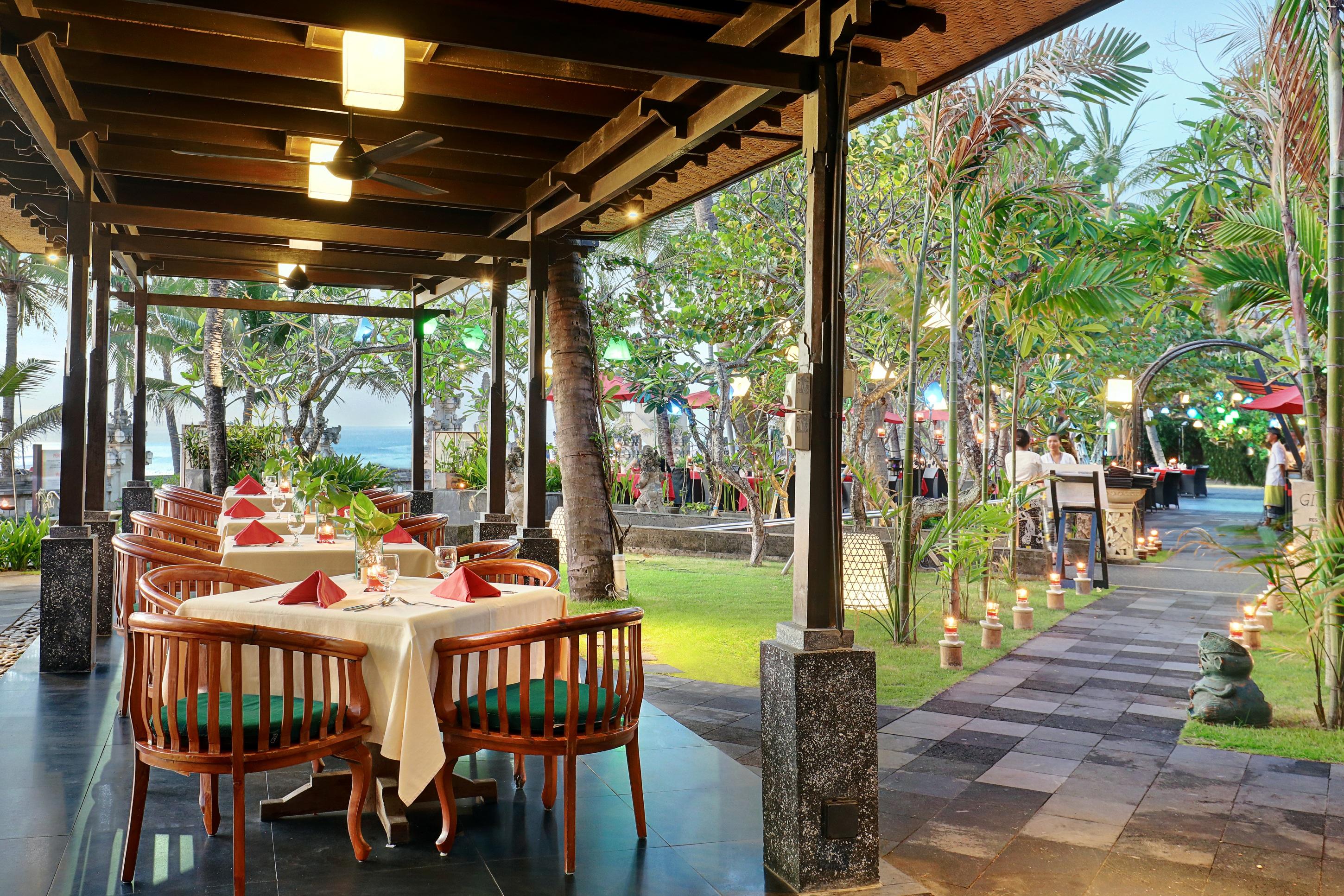 Hotel Legian Beach Hotel 4*