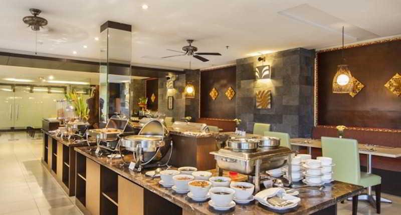 Hotel Grand Kuta And 4*