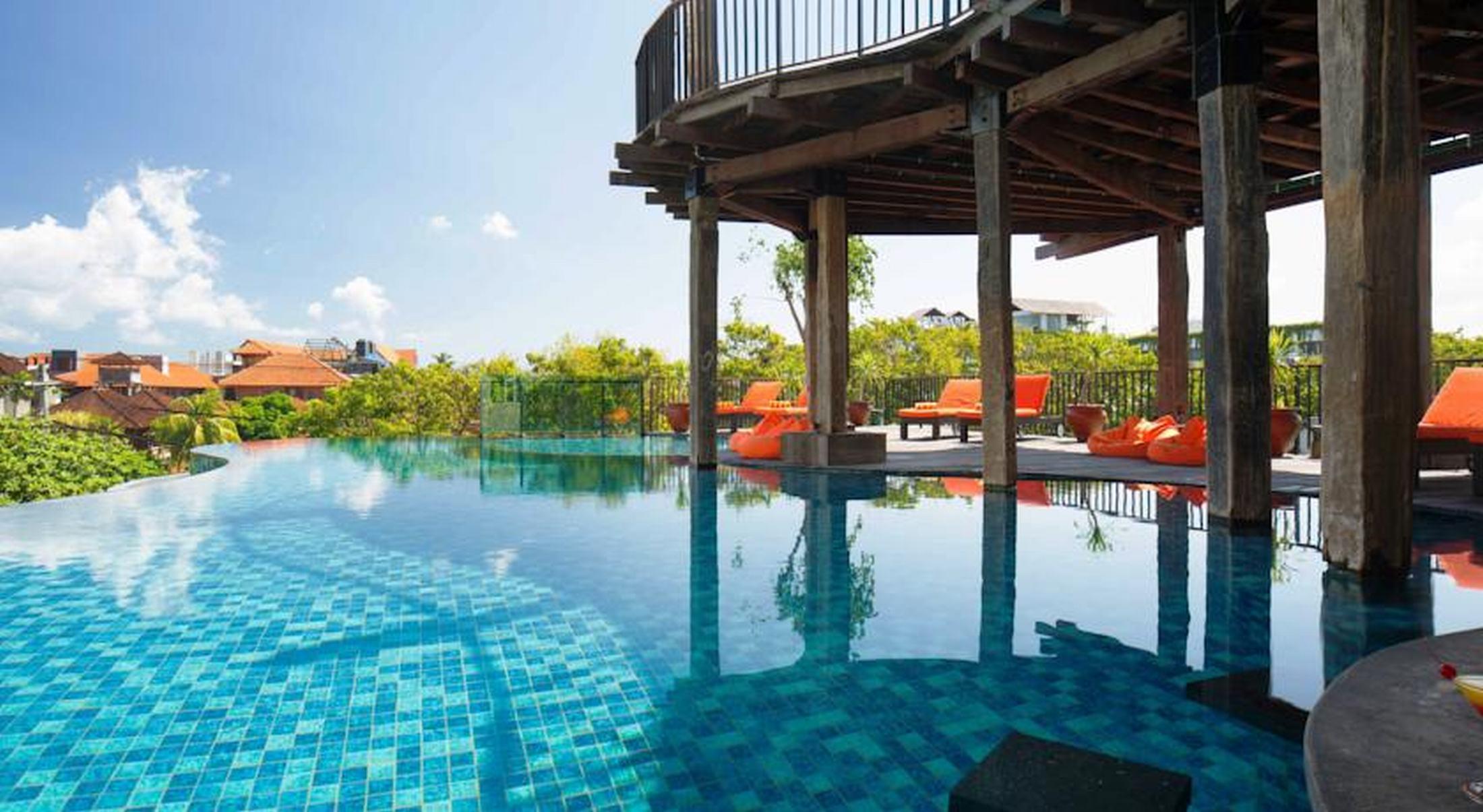 Sun Island & Hotel